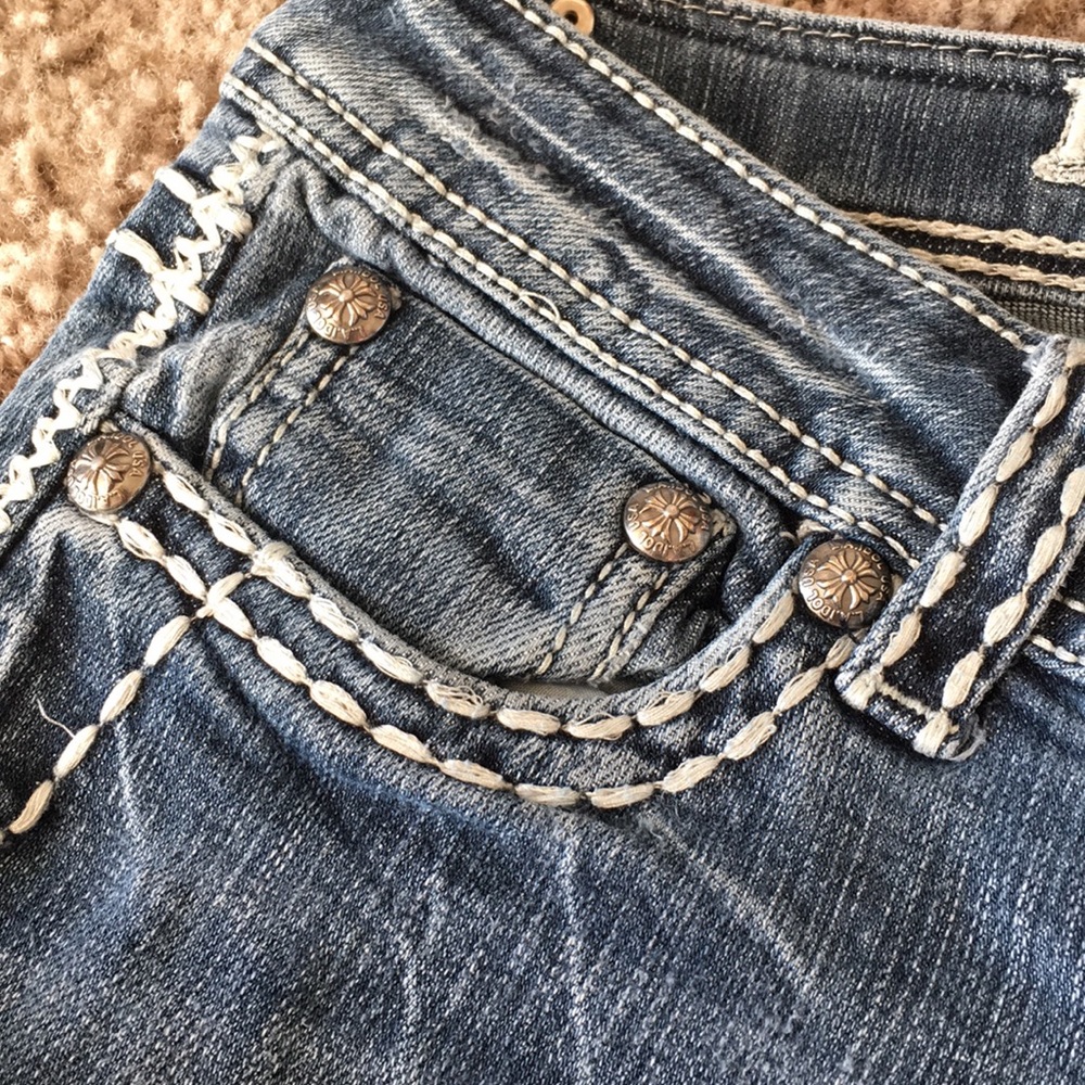 Jeans - Picture 2 of 3